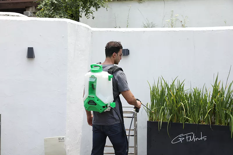 15L Backpack Sprayer Diaphragm Pump with 18V 5.2A battery